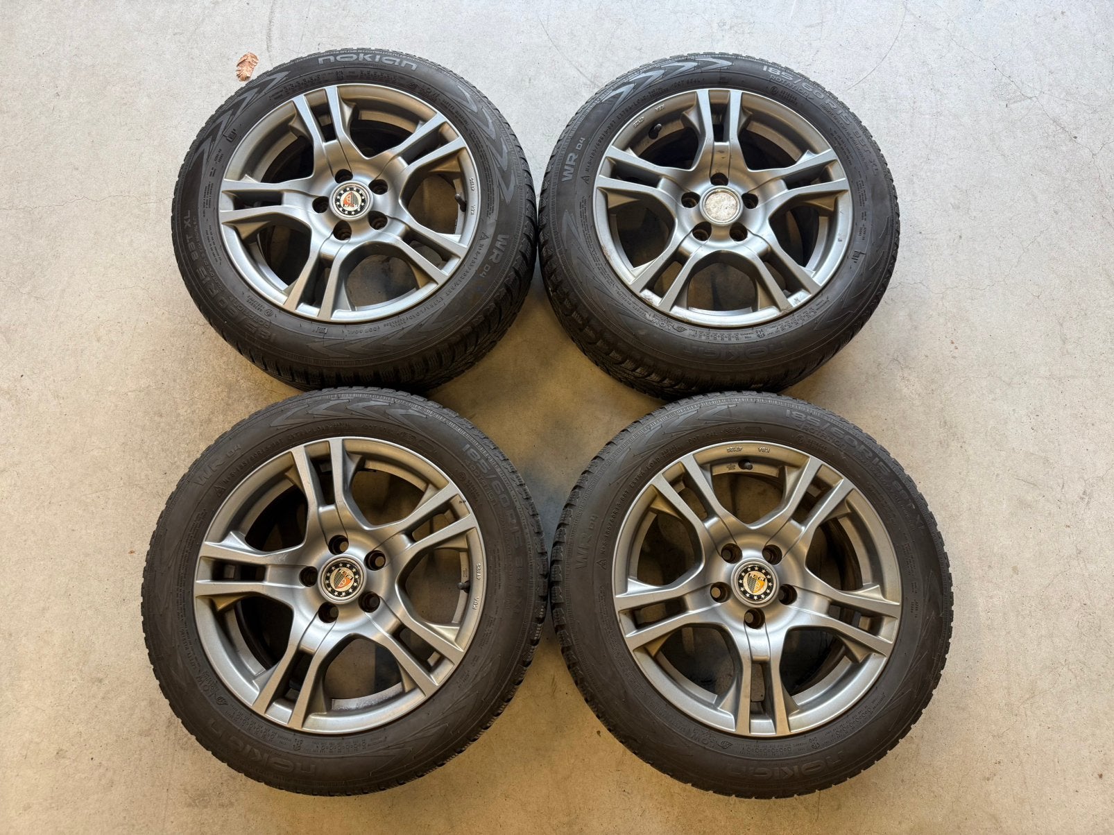 Setje Platin Velgen + Nokian Winterbanden 185/60R15, Ophalen, Gebruikt, 15 inch, Banden en Velgen