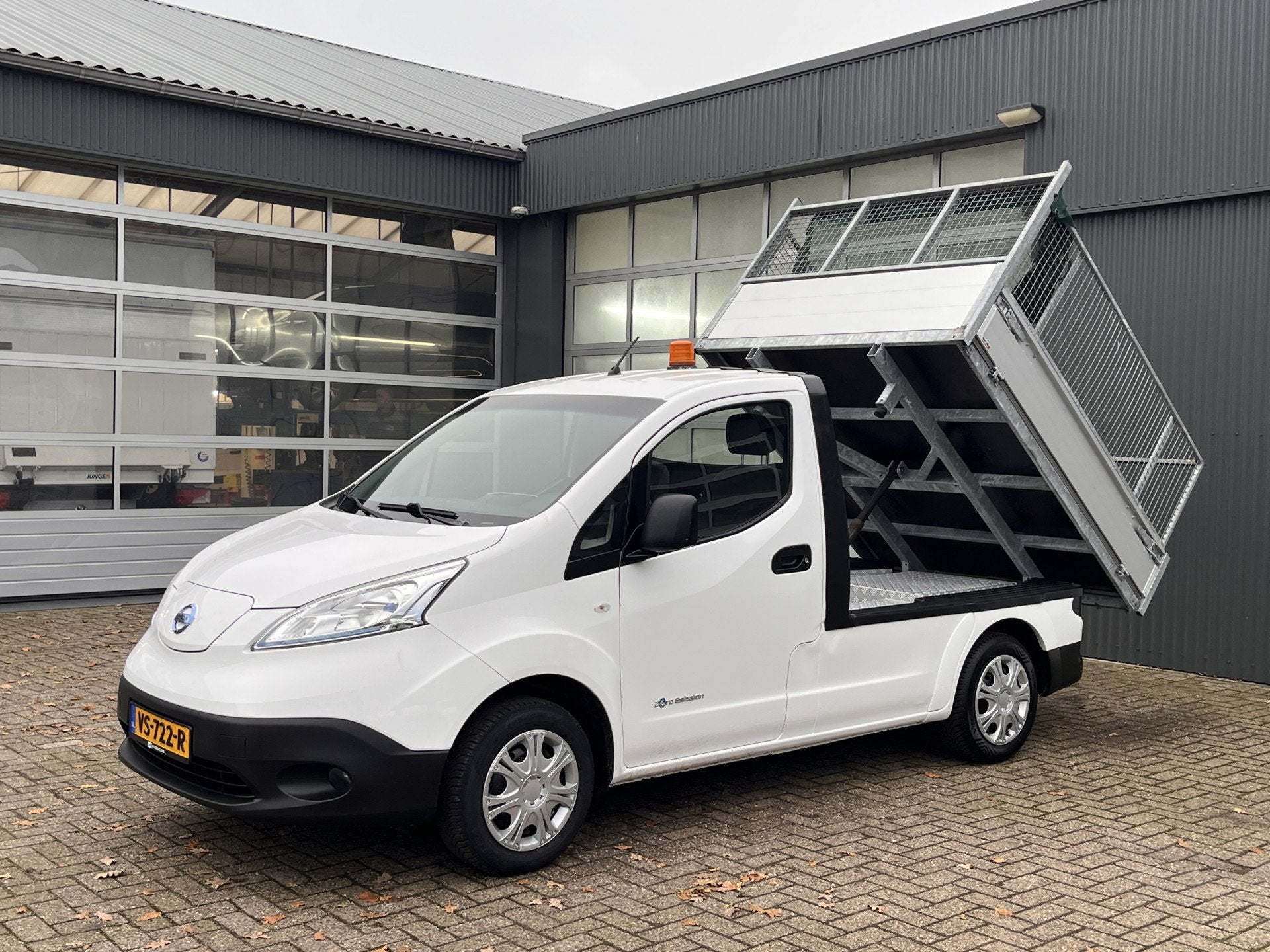 Nissan e-NV200 24kWh Elektrische Kipper Openlaadbak met Airc, Auto's, Stof, Gebruikt, Zwart, Wit