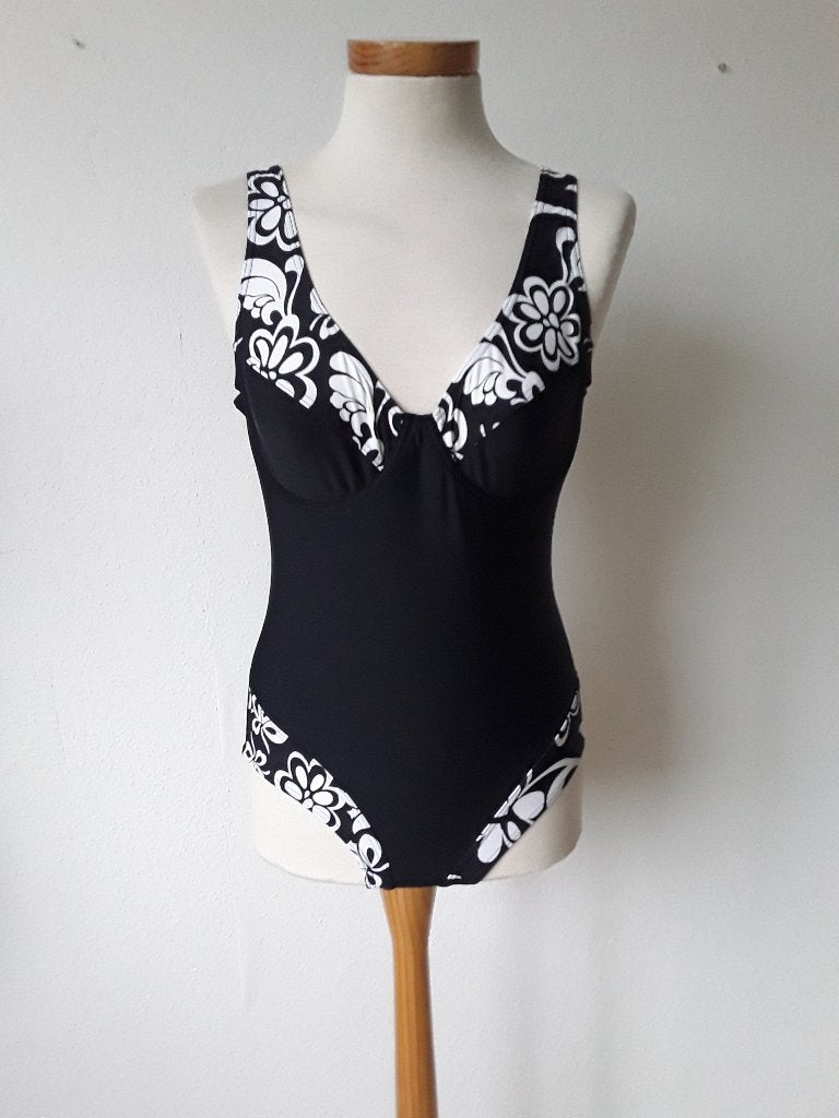 Badpak zwart met witte accenten mt 42, Verzenden, Zwart, Badpak, Onbekend
