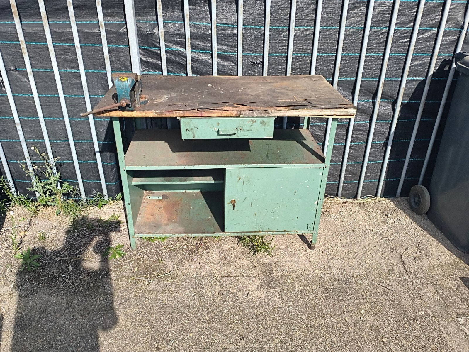 degelijke werkbank voor een kleine prijs, Doe-het-zelf en Verbouw, Werkbanken, Ophalen, Gebruikt, 120 tot 170 cm, Bankschroef