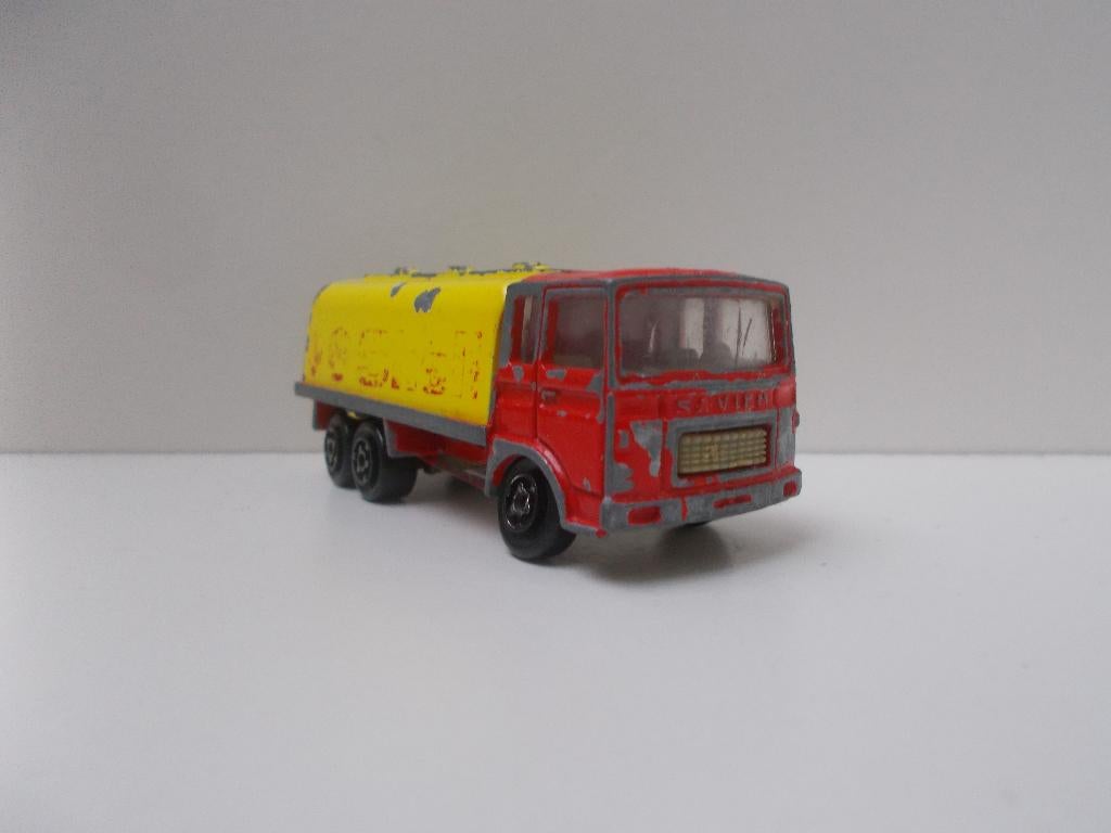 6029 Saviem Renault SM Europe Tanker Shell Majorette, Hobby en Vrije tijd, Modelauto's | Overige schalen, Ophalen of Verzenden