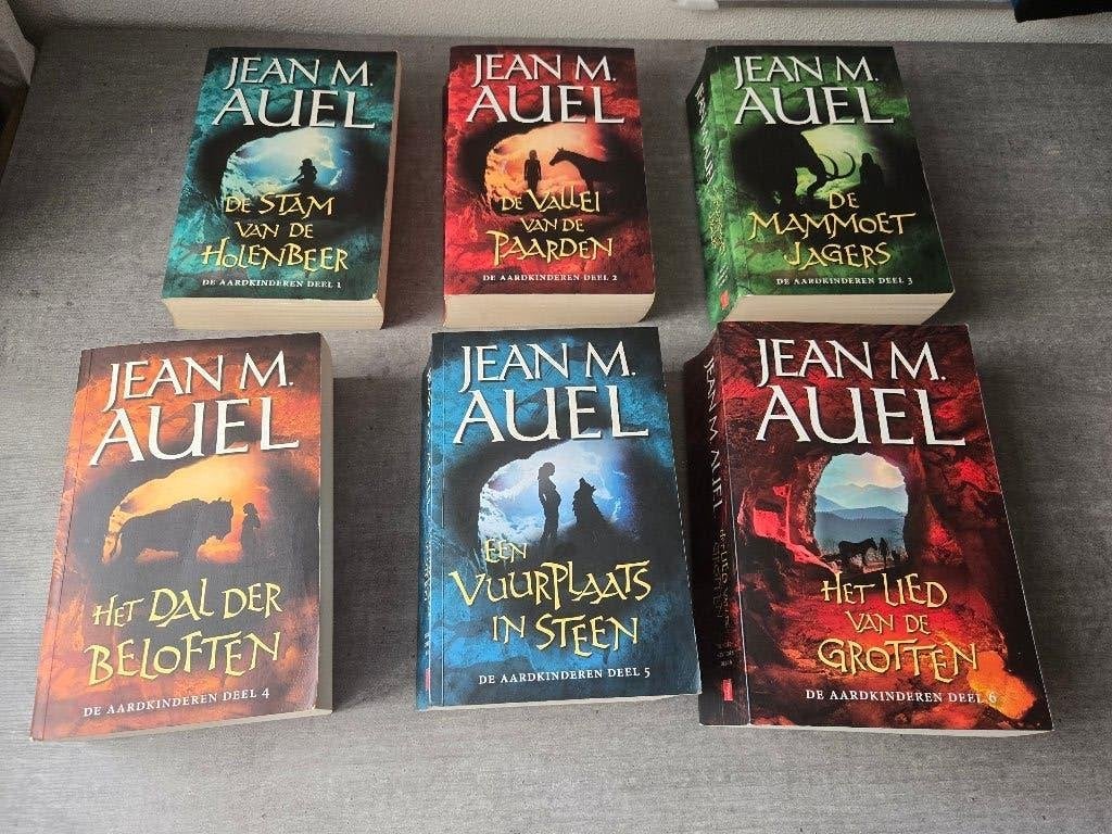 boeken Aardkinderen, Boeken, Ophalen of Verzenden, Zo goed als nieuw, Geschiedenis en Politiek