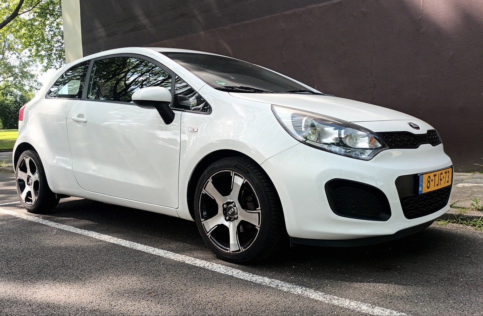 Zuinige nette Kia Rio Comfort line 1.2 I 3DRS 2014 Wit, Auto's, Kia, Particulier, Rio, ABS, Airbags, Airconditioning, Benzine