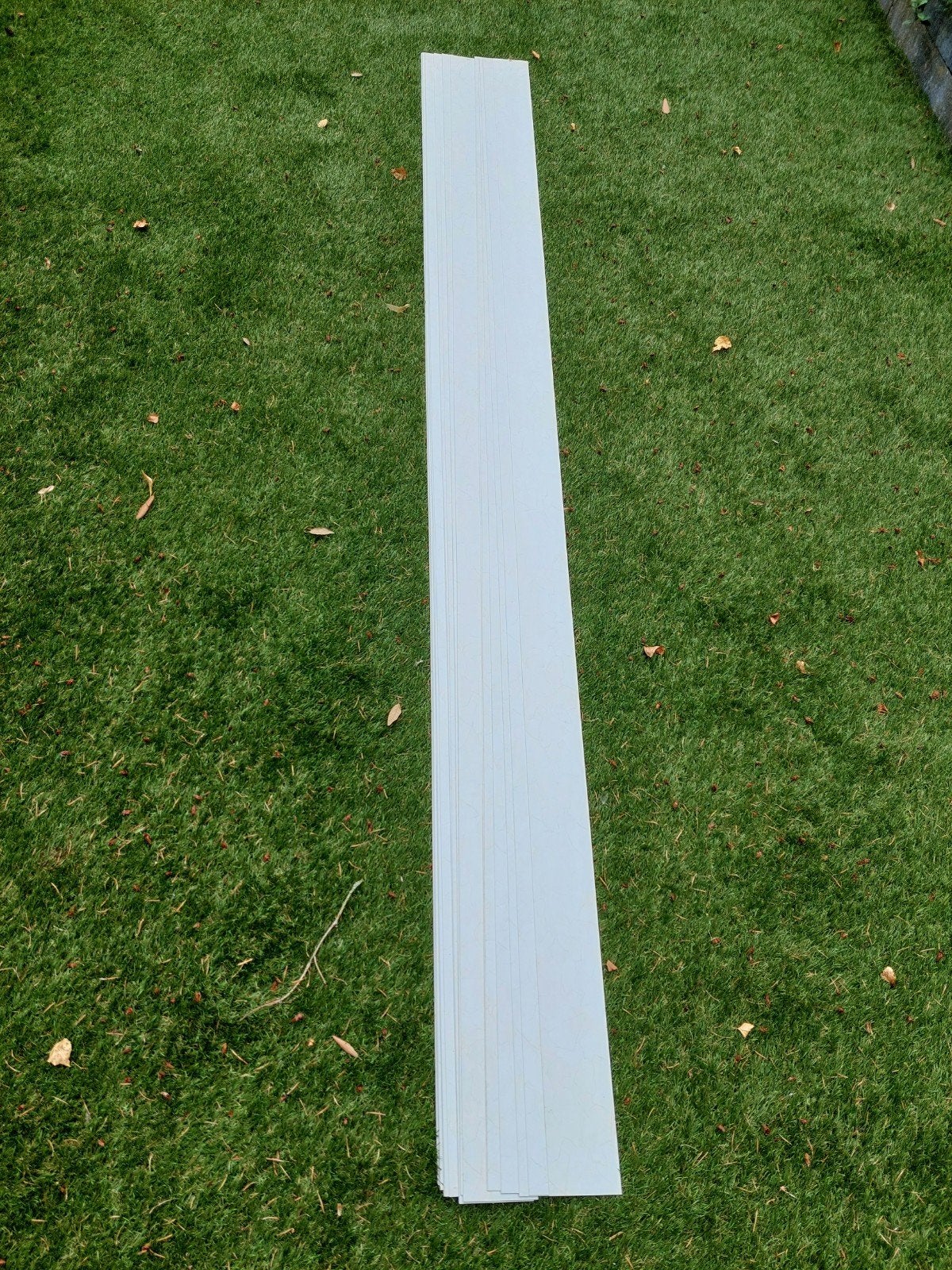 Kunststof lamellen - wit met okergeel marmerlook (241x9cm), Huis en Inrichting, 241 cm, Gebruikt, Geel, Lamellen