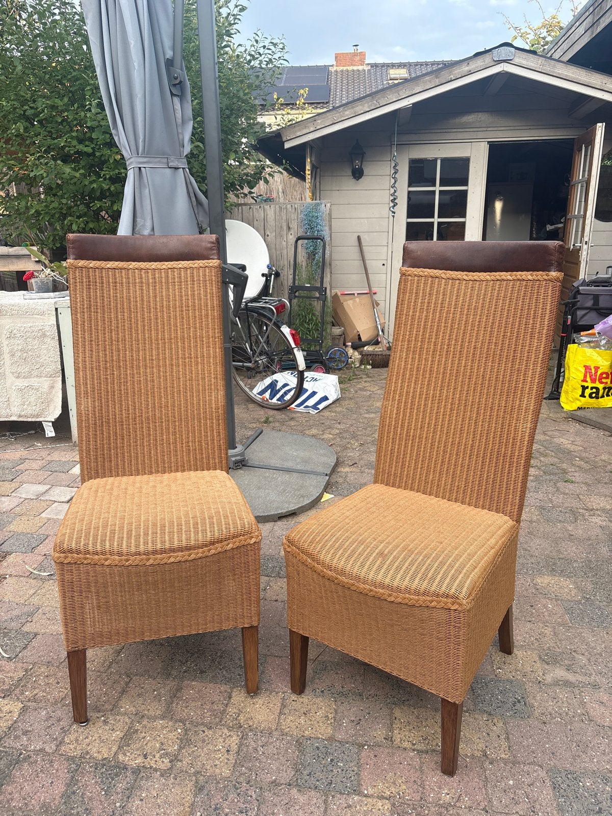 Twee rieten stoelen - Origineel Look, Huis en Inrichting, Stoelen, Ophalen, Gebruikt, Twee, Bruin