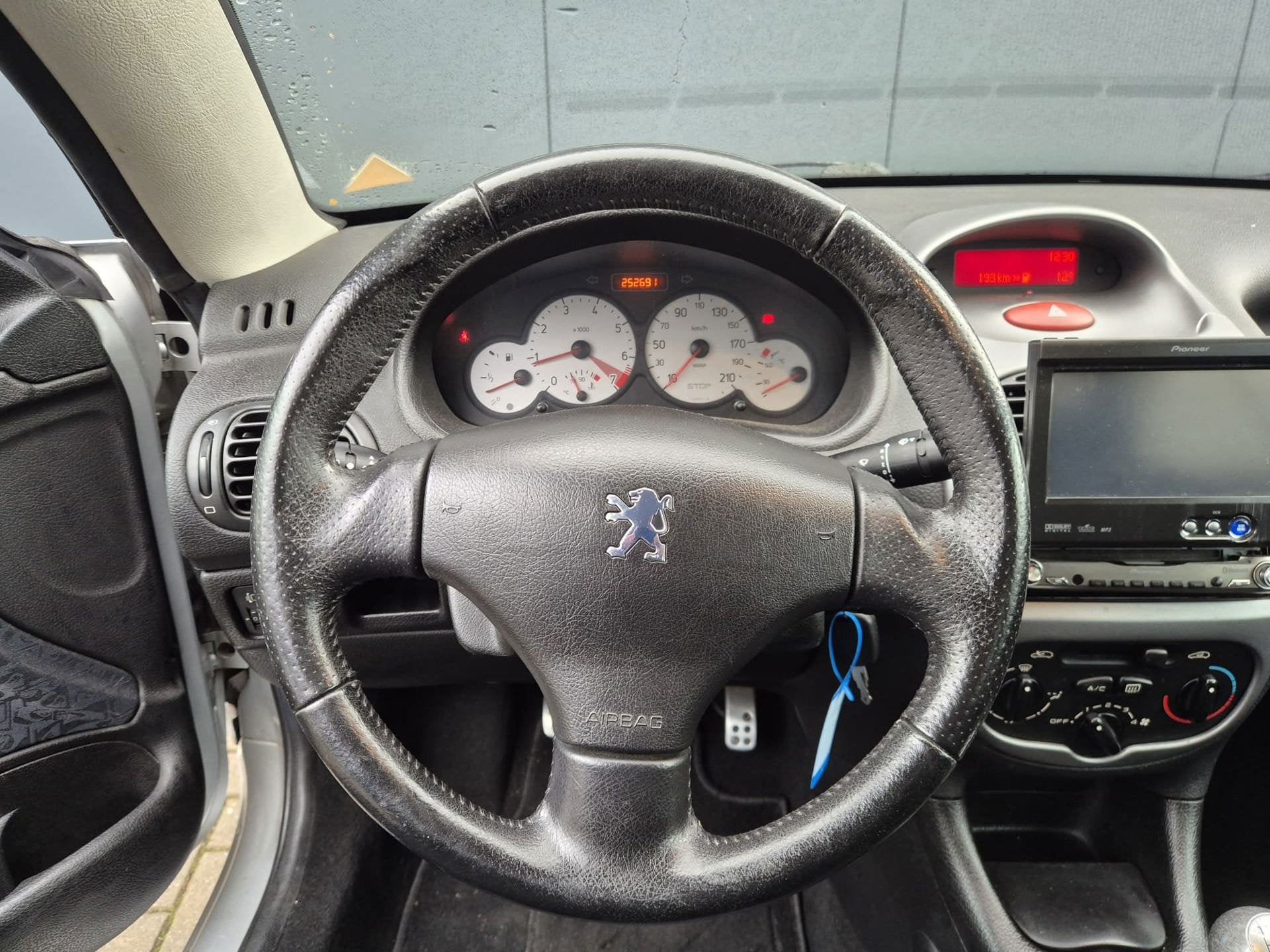 Peugeot 206 CC 1.6-16V, Voorwielaandrijving, Gebruikt, 4 cilinders, Cabriolet