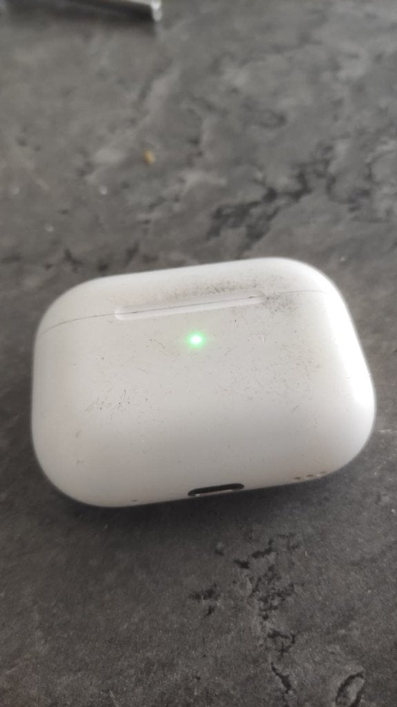 Airpod Case, Ophalen, Draadloos opladen, Zo goed als nieuw, Apple