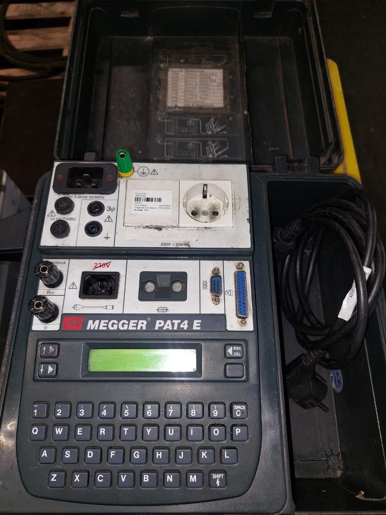 Nr 3 Megger PAT4E NEN 3140 Tester Compleet - Gebruikt, Ophalen of Verzenden, Gebruikt, Overige meters