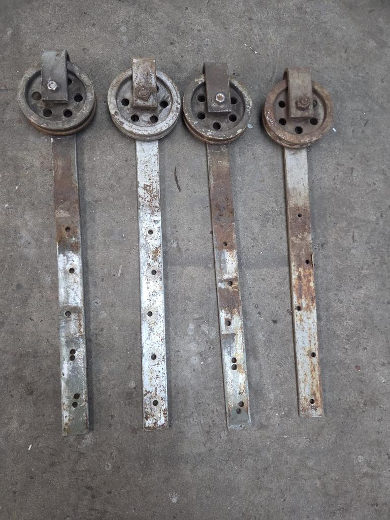 Vintage rollers voor schuifdeuren (nog 2 beschikbaar), Ophalen, Zo goed als nieuw, Overige typen