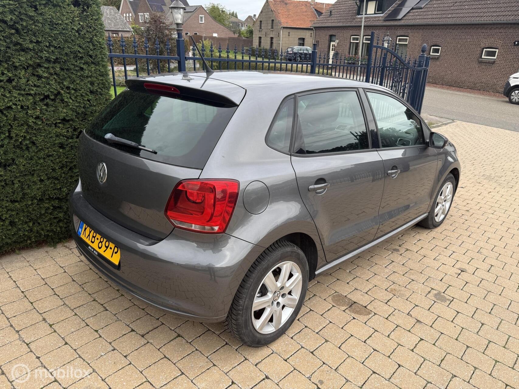Volkswagen Polo 1.2 TSI Highline AUTOMAAT SLECHTS 25.000 KM, Euro 5, Gebruikt, Zwart, 4 cilinders