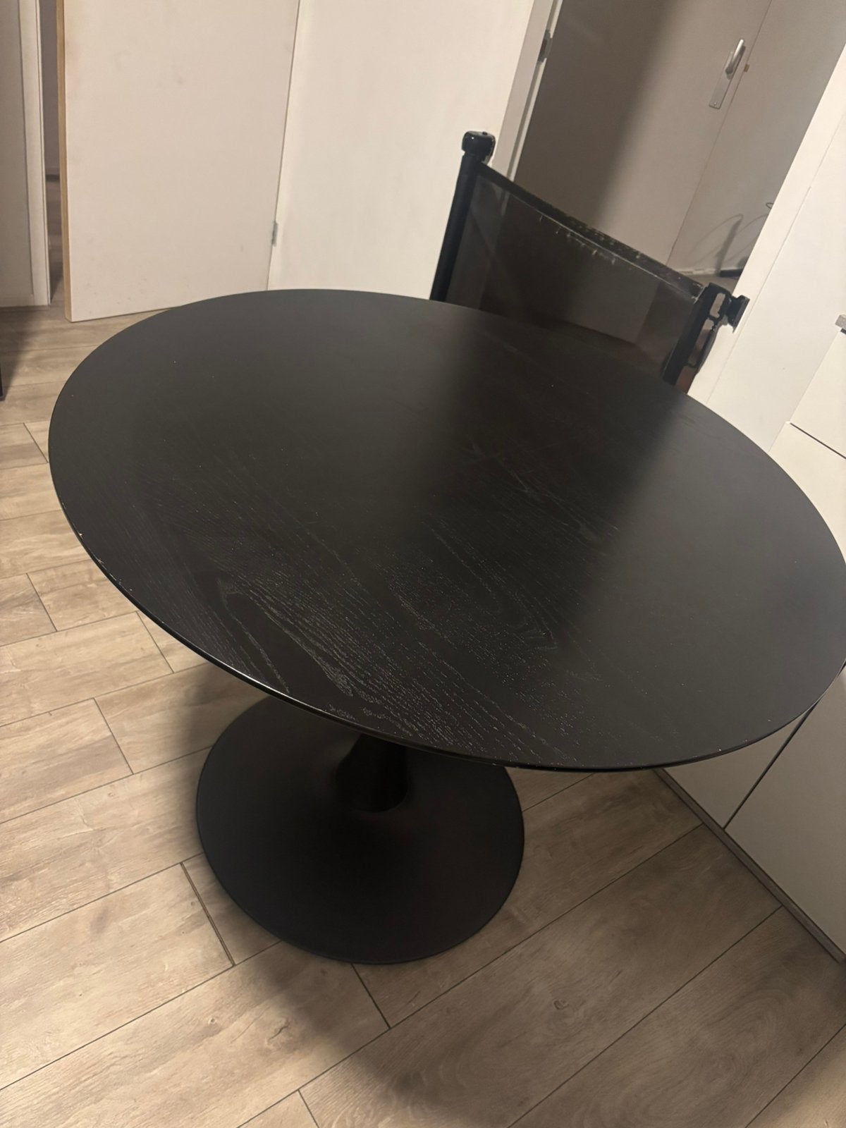 Ronde eettafel zwart
