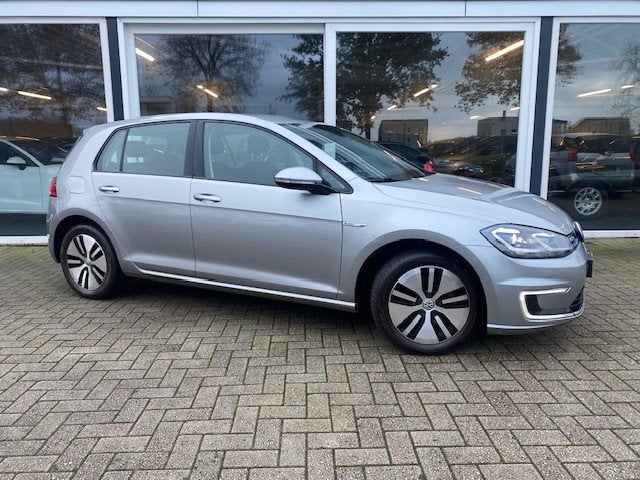 Volkswagen e-Golf 50% deal 5,975,- ACTIE Navi / Clima / ACC, Auto's, Volkswagen, Gebruikt, Met garantie (alle), Origineel Nederlands