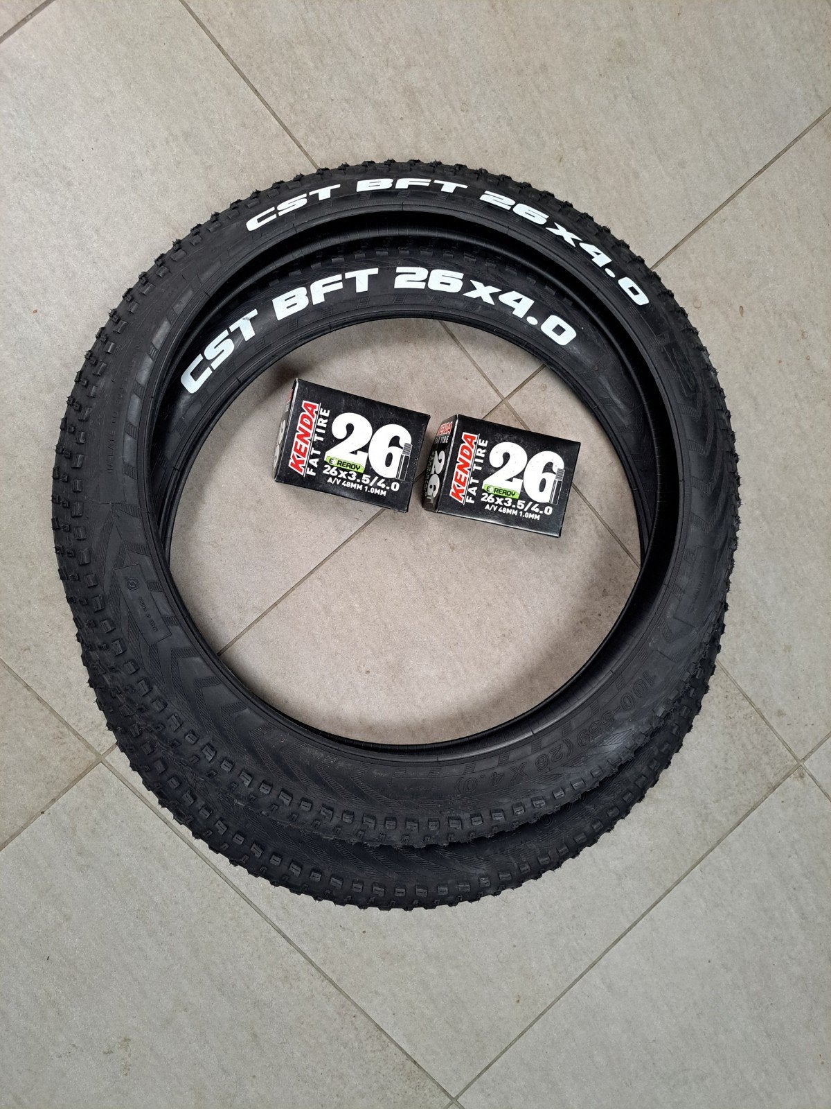 Fatbike banden set: 2x buitenband CST + 2x binnenband Ken, Band, Nieuw, CST BFT / Kenda, Ophalen of Verzenden
