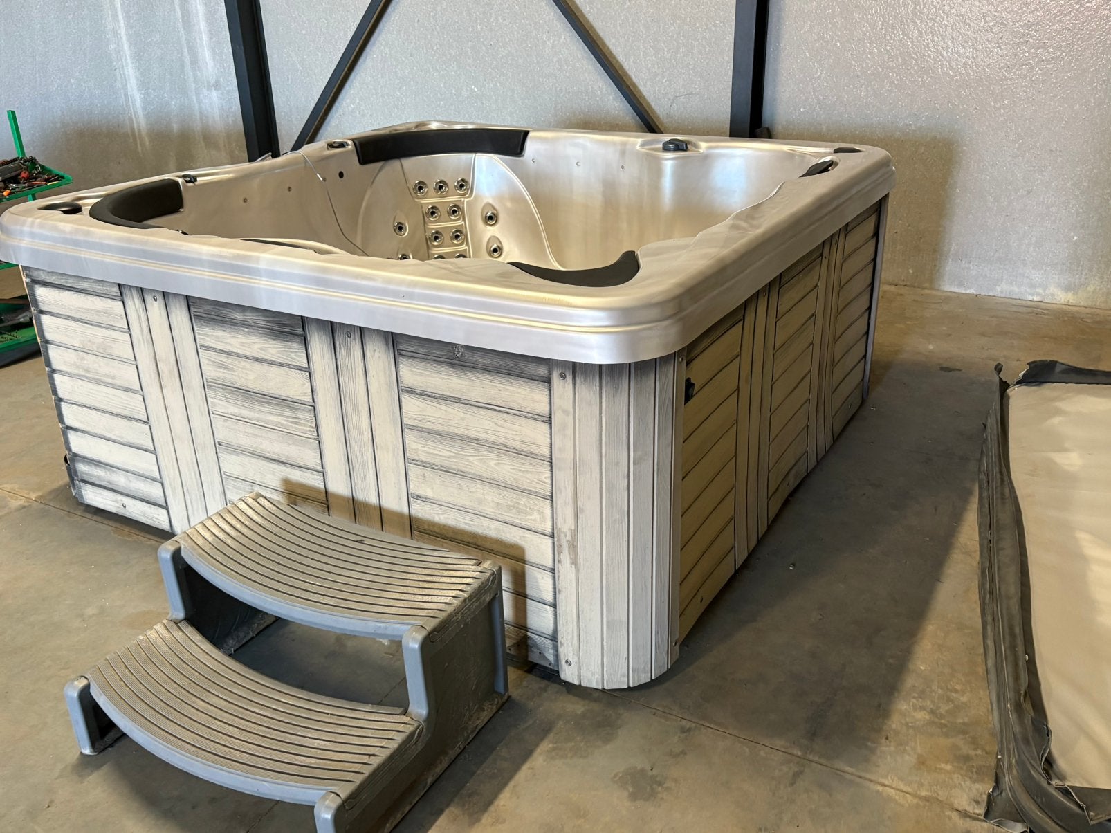 Jacuzzi - 4-5 personen. Gratis levering in heel Nederland, Ophalen, Zo goed als nieuw