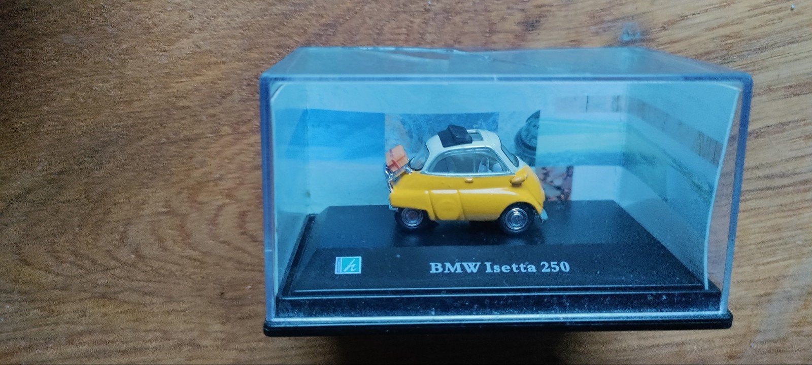 BMW Isetta 250 modelauto - Geel - Schaalmodel, Ophalen of Verzenden, Gebruikt, Auto, Overige merken