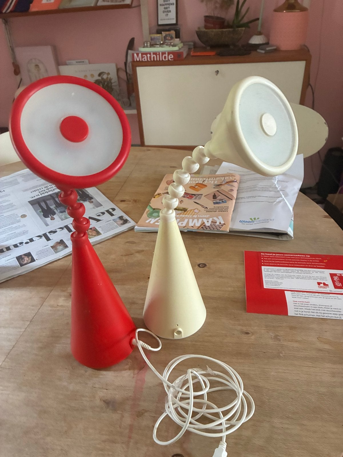 IKEA Fryebo Bureaulampen - Set van 2 (Rood & Crème), Gebruikt, Kunststof, Meerkleurig, Modern