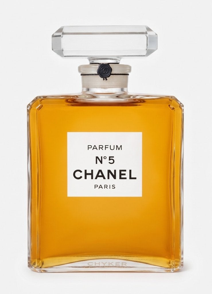 Chanel Factice Fles 22 cm. hoog in topstaat!, Verzamelen, Ophalen, Parijs, Rue Cambon 31, Info@chanel.com, Gevuld