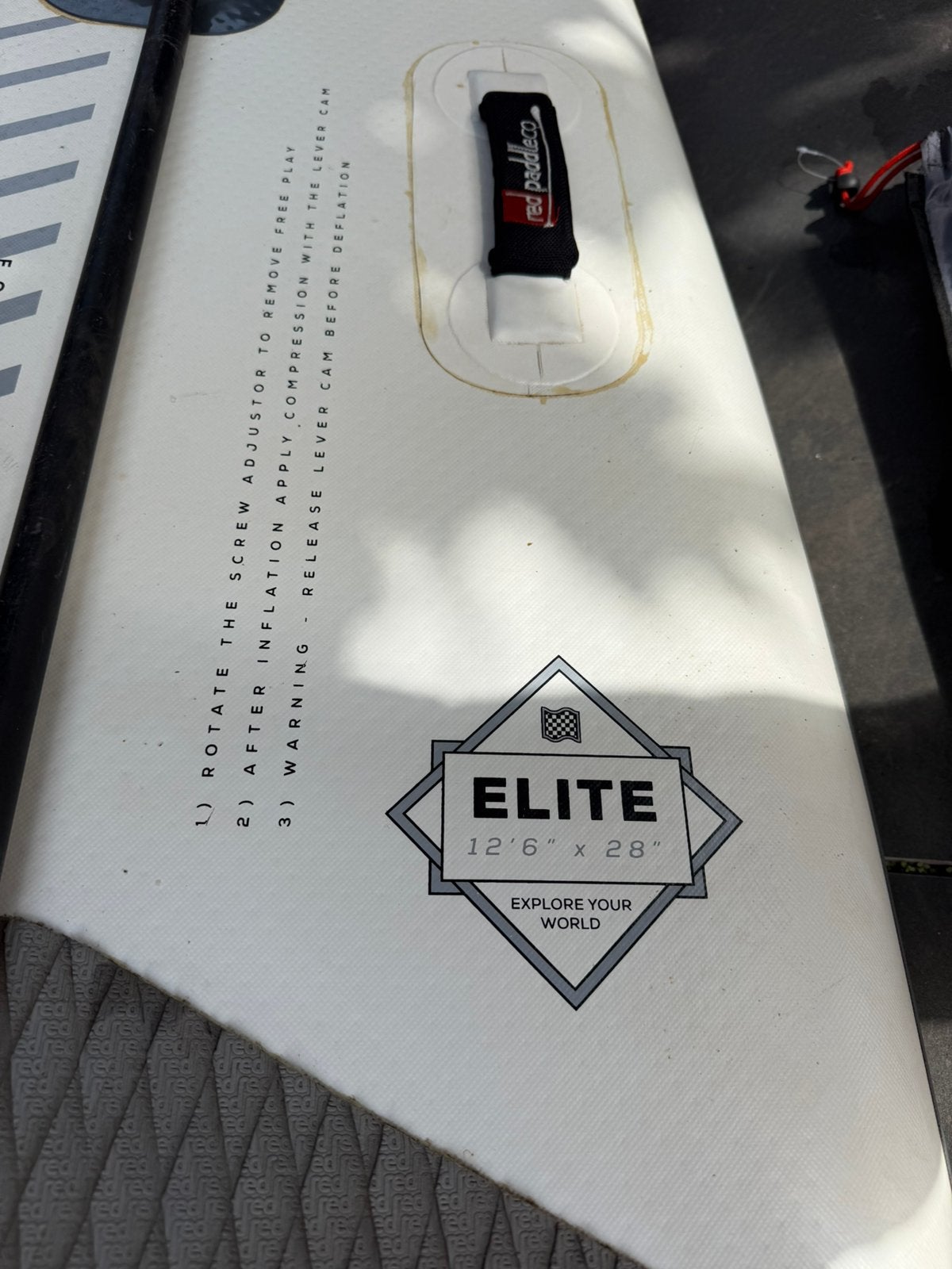 Foto 8 van Red Paddle CO Elite 12'6 x 28" Inflatable Sup board