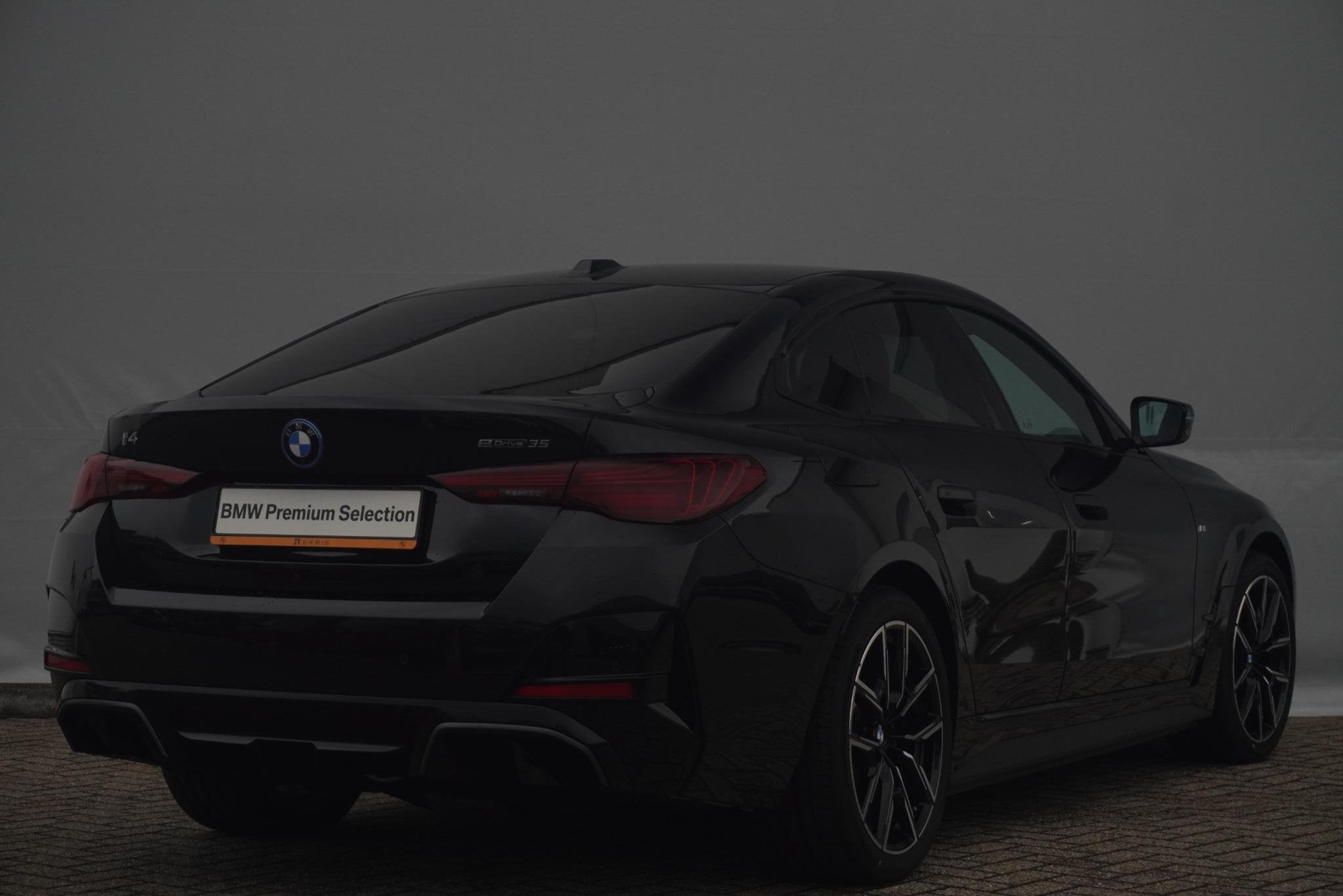 BMW i4 eDrive35 | SoH 100% | M Sport Edition | M Sportpakket, Auto's, Achterwielaandrijving, Zwart, Zwart, 286 pk