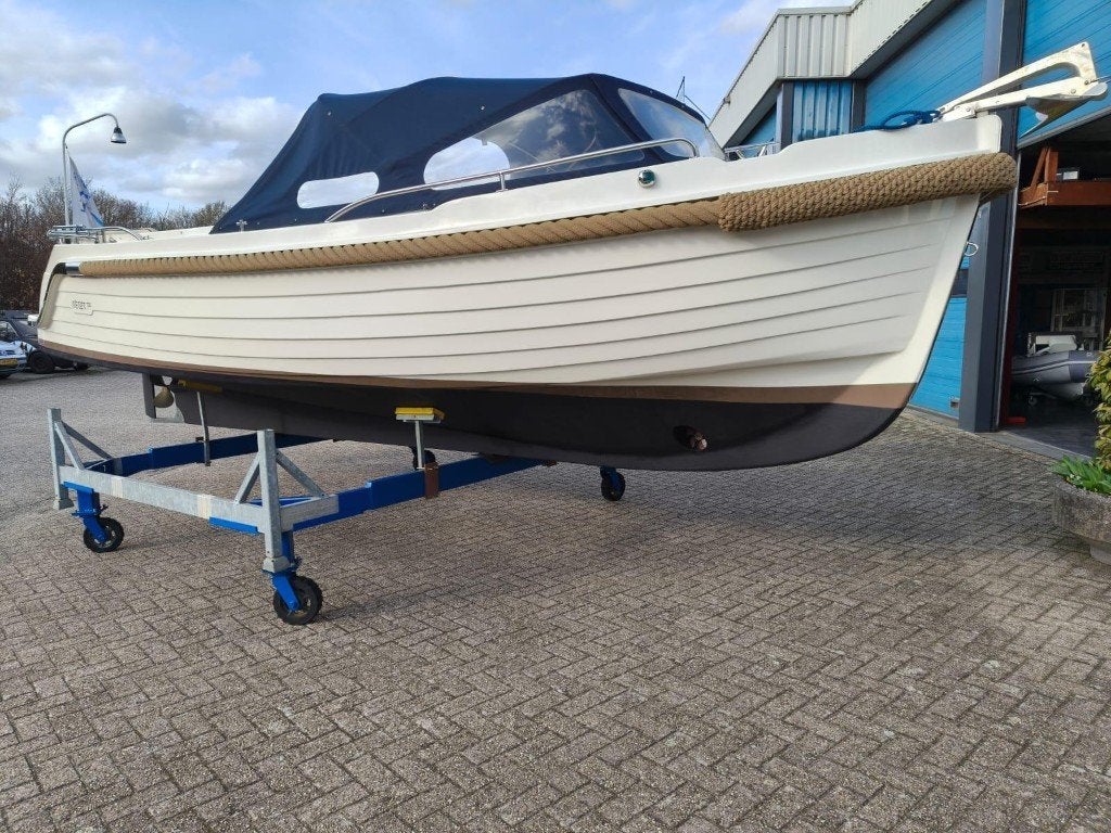 Intender 760, Watersport en Boten, Sloepen, Zo goed als nieuw, Tender, Interboat, Afdekzeil, Anker, Antifouling, Bilgepomp, Biminitop