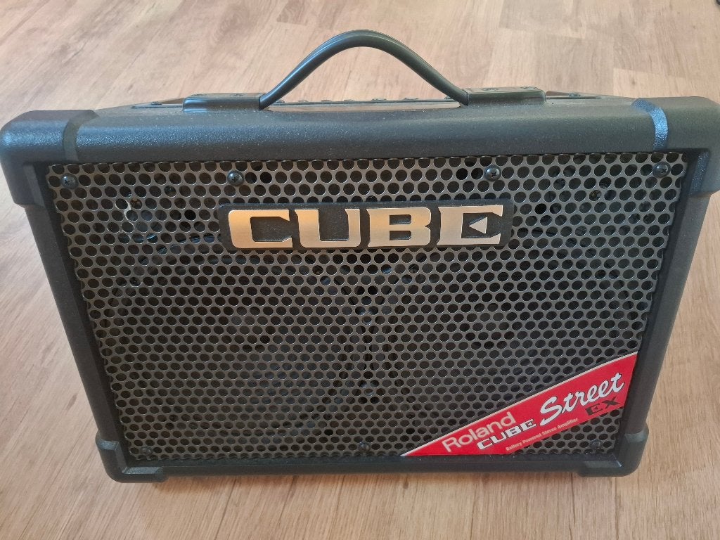 Roland Cube Street Ex - Busking amp met jack én XLR, Muziek en Instrumenten, Ophalen of Verzenden, Gebruikt, Minder dan 50 watt