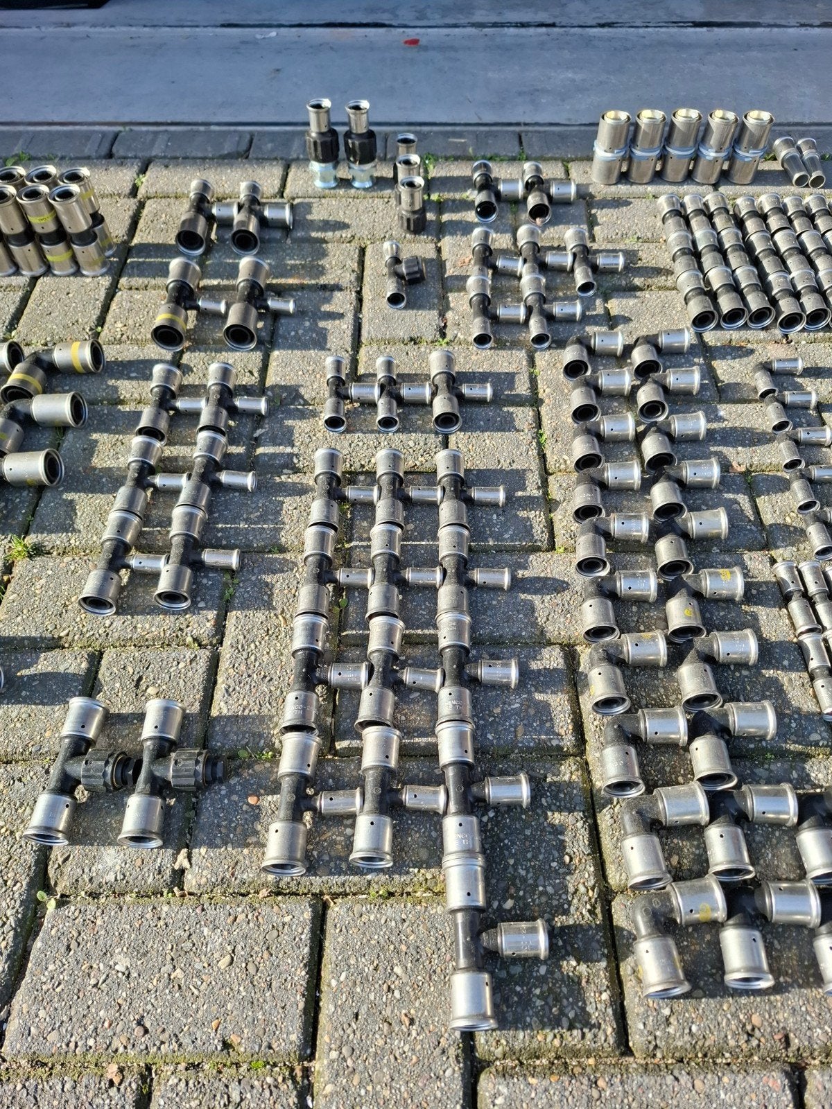 Diverse maten henco buizen en bochten (16, 20, 26, 32 mm), Ophalen of Verzenden