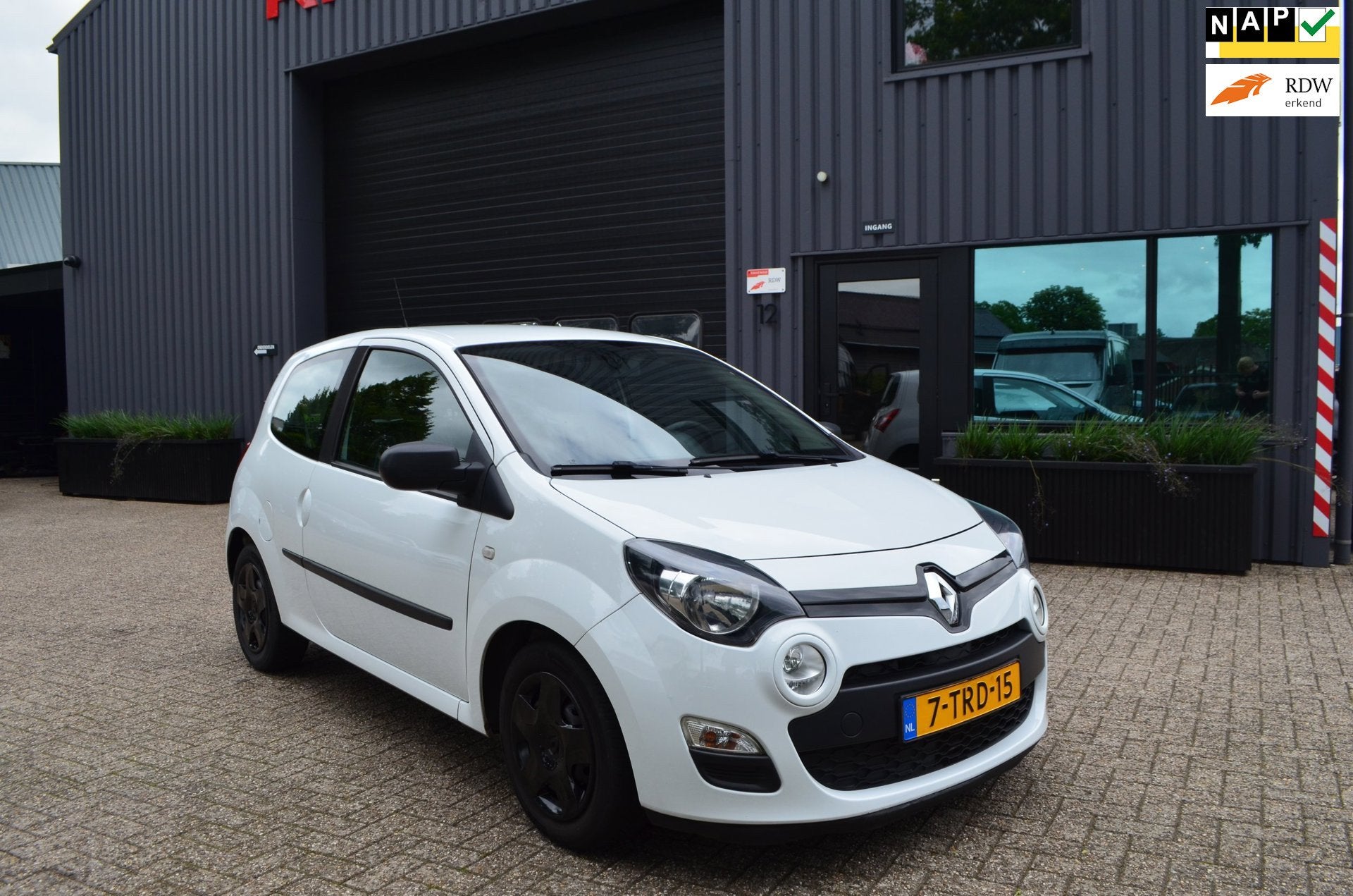 Renault Twingo 1.2 16V Parisienne | Airco | Bluetooth, Voorwielaandrijving, Twingo, Gebruikt, 4 cilinders