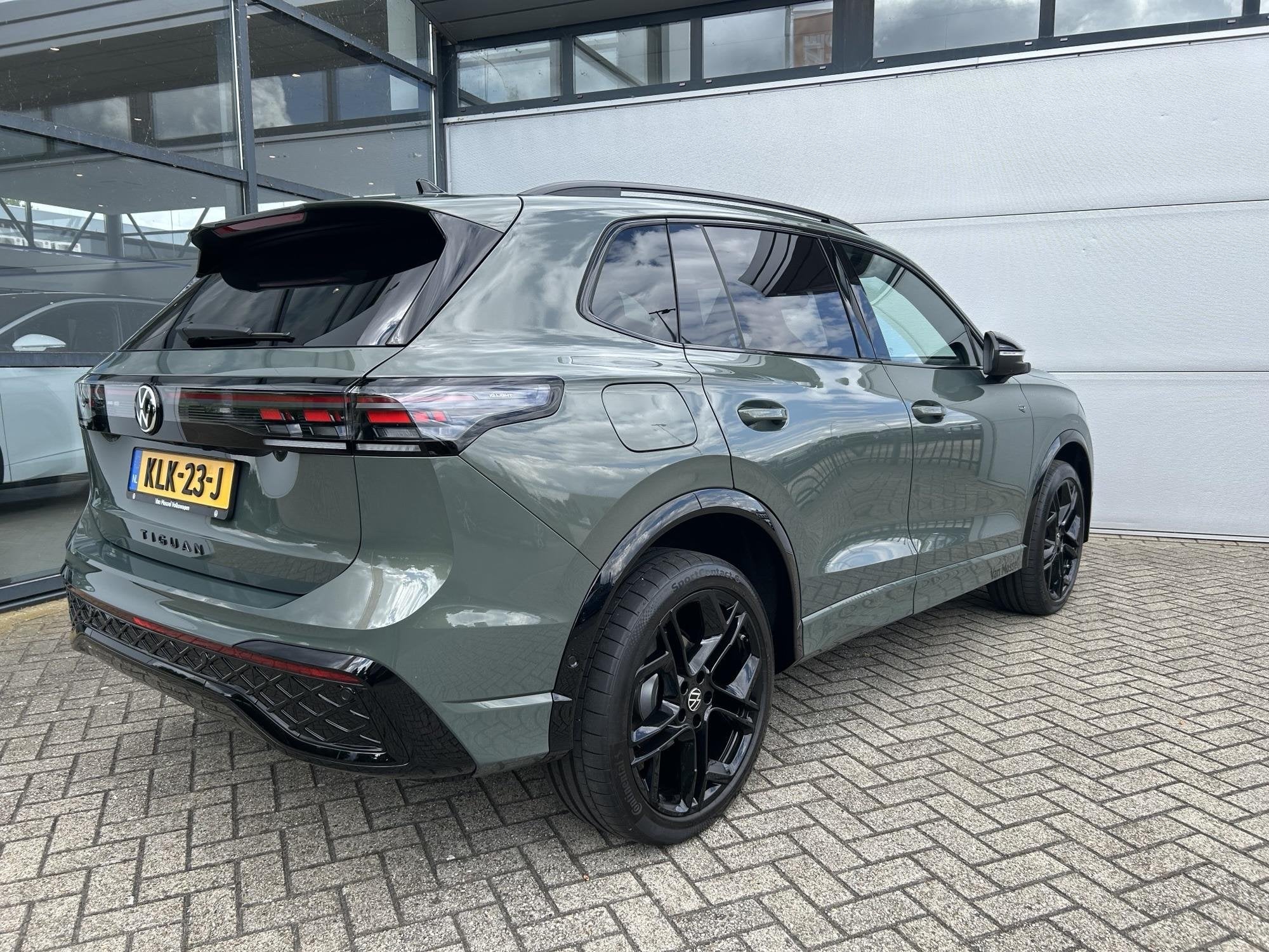Volkswagen Tiguan 1.5 eHybrid R-Line Edition | 204PK | Autom, Auto's, 12 maanden, Stof, 150 min, Bedrijf