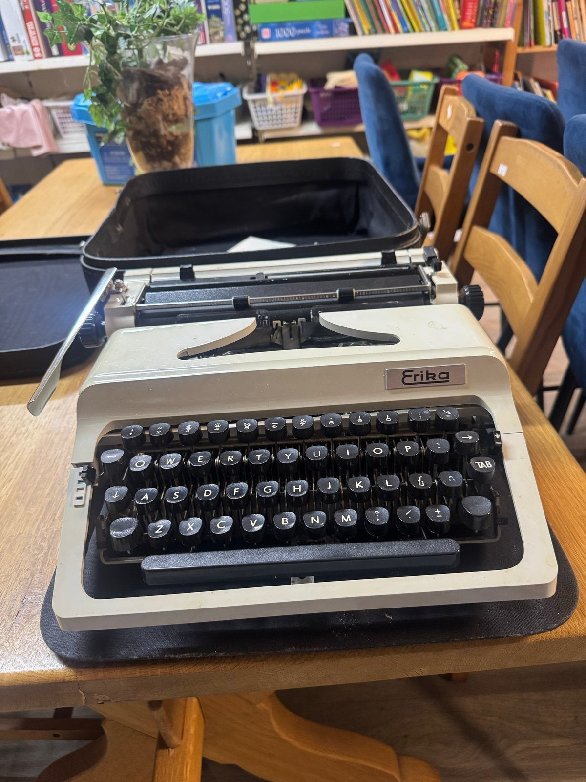 Vintage Erika typemachine met originele koffer handleiding, Diversen, Ophalen of Verzenden, S, S, S