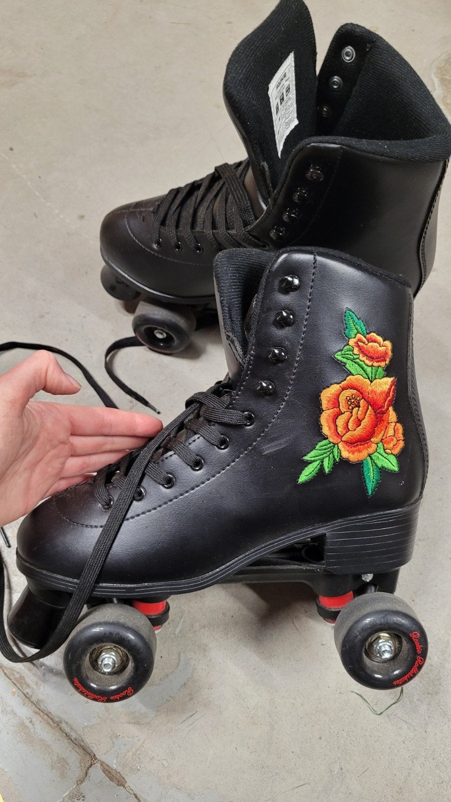 Rookie Rosa Rollerskates Zwart - Maat 40.5, Sport en Fitness, Skeelers, Overige merken, Kinderen, Ophalen of Verzenden, Zo goed als nieuw