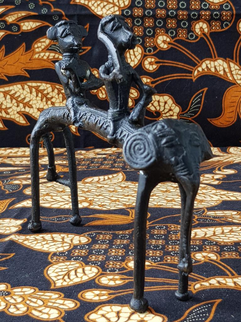 Olifant met berijders prachtig antiek brons uit India., Ophalen of Verzenden