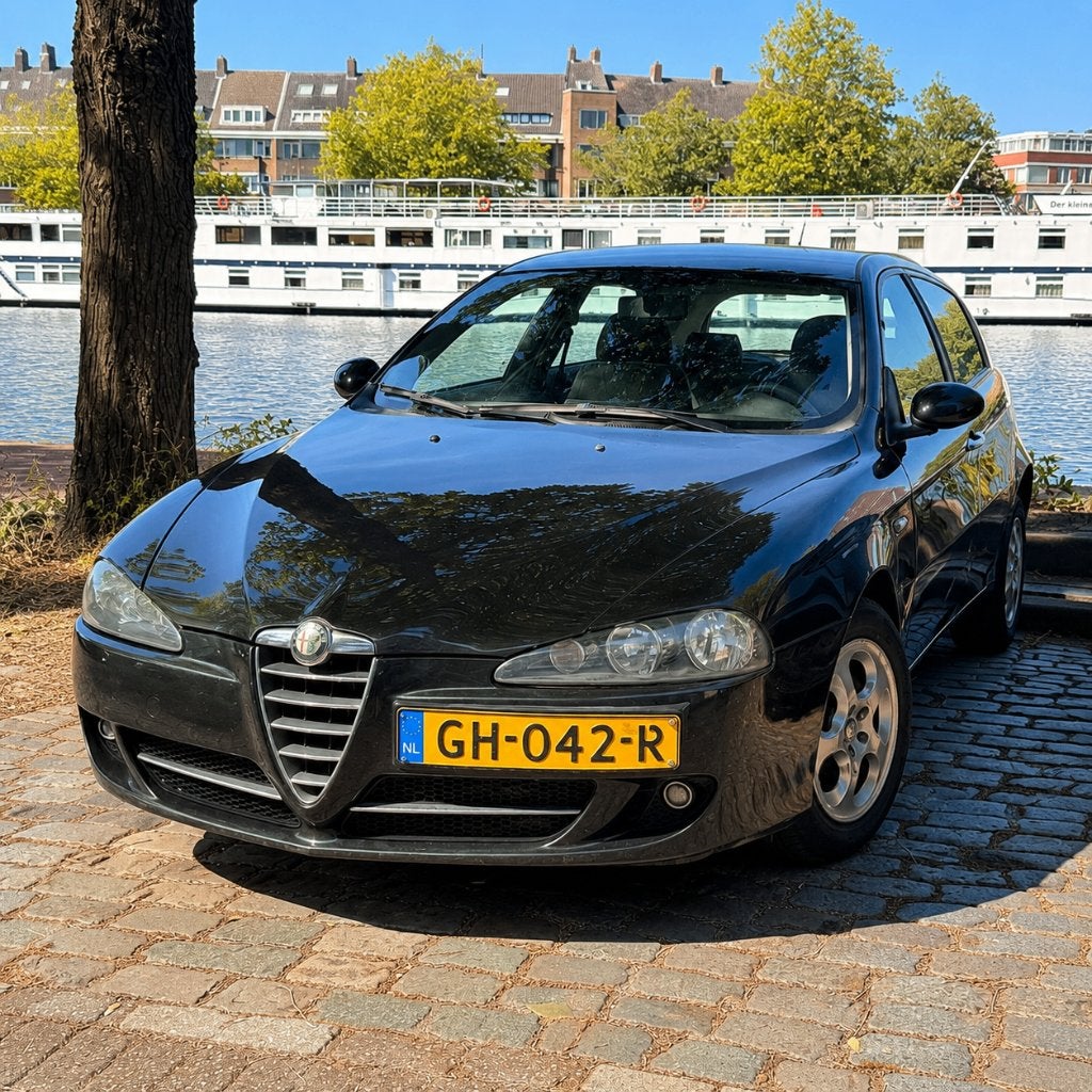 Alfa Romeo 147 1.6 Twin Spark | Nieuwe APK | 120 PK, Auto's, Voorwielaandrijving, Zwart, 4 cilinders, 400 kg