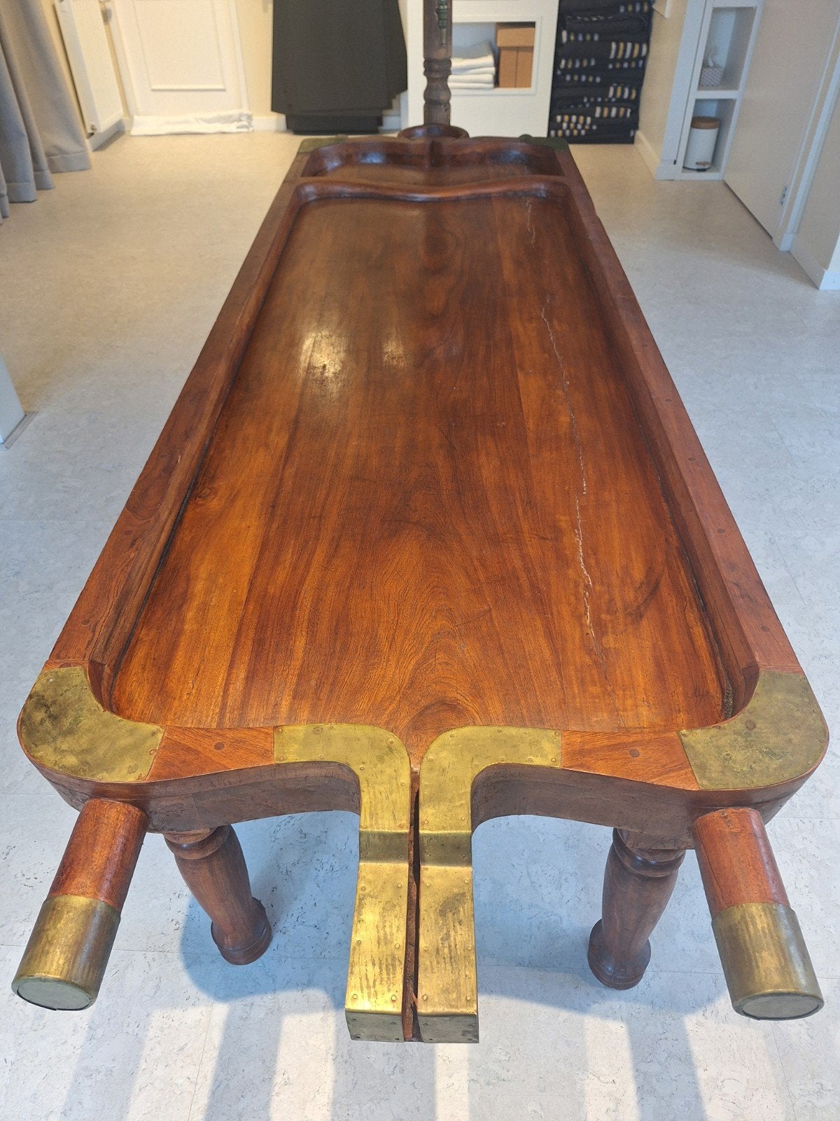 Ayurvedische houten behandeltafel met kussen, Ophalen, Massagetafel