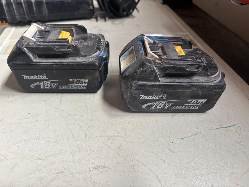Makita 18V 4.0Ah Li-ion Accu (2 stuks), Ophalen of Verzenden, Gebruikt, Minder dan 400 watt, Overige typen