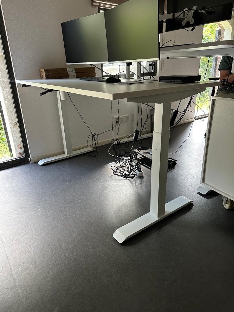 Nieuwe witte stabureaus 1.20 x 0.80 (4 stuks), Ophalen, 120 cm, Nieuw, In hoogte verstelbaar