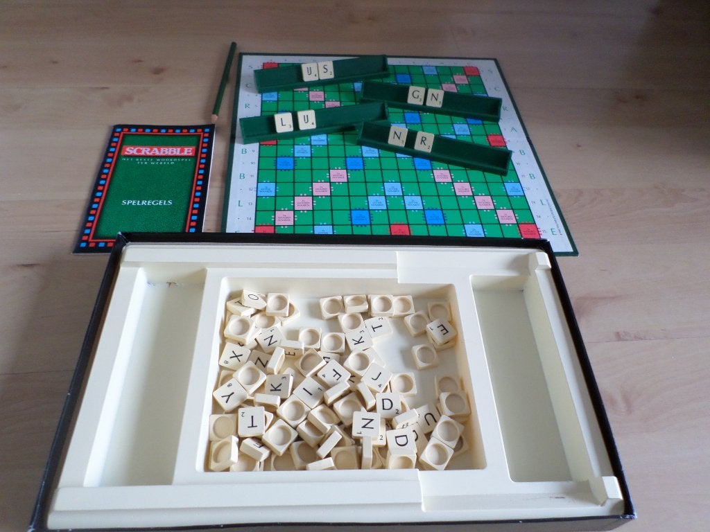 scrabble spel, Hobby en Vrije tijd, Gezelschapsspellen | Bordspellen, Ophalen, Zo goed als nieuw