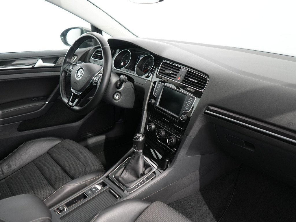 Volkswagen Golf 1.2 TSI Connected Series R-line | Pano | ACC, Auto's, Volkswagen, Voorwielaandrijving, Gebruikt, 4 cilinders, Bruin