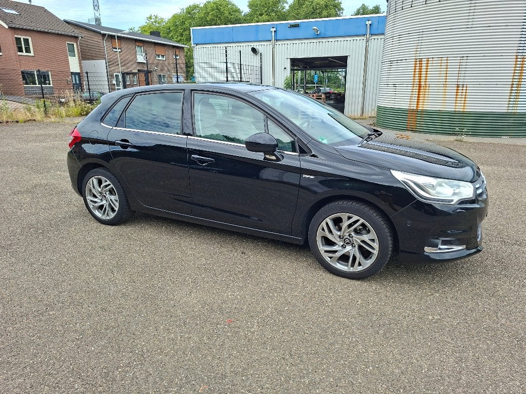 Citroën C4 1.6 VTI Exclusive 2011 Zwart, Auto's, Citroën, Voorwielaandrijving, Euro 5, 1550 kg, Beige