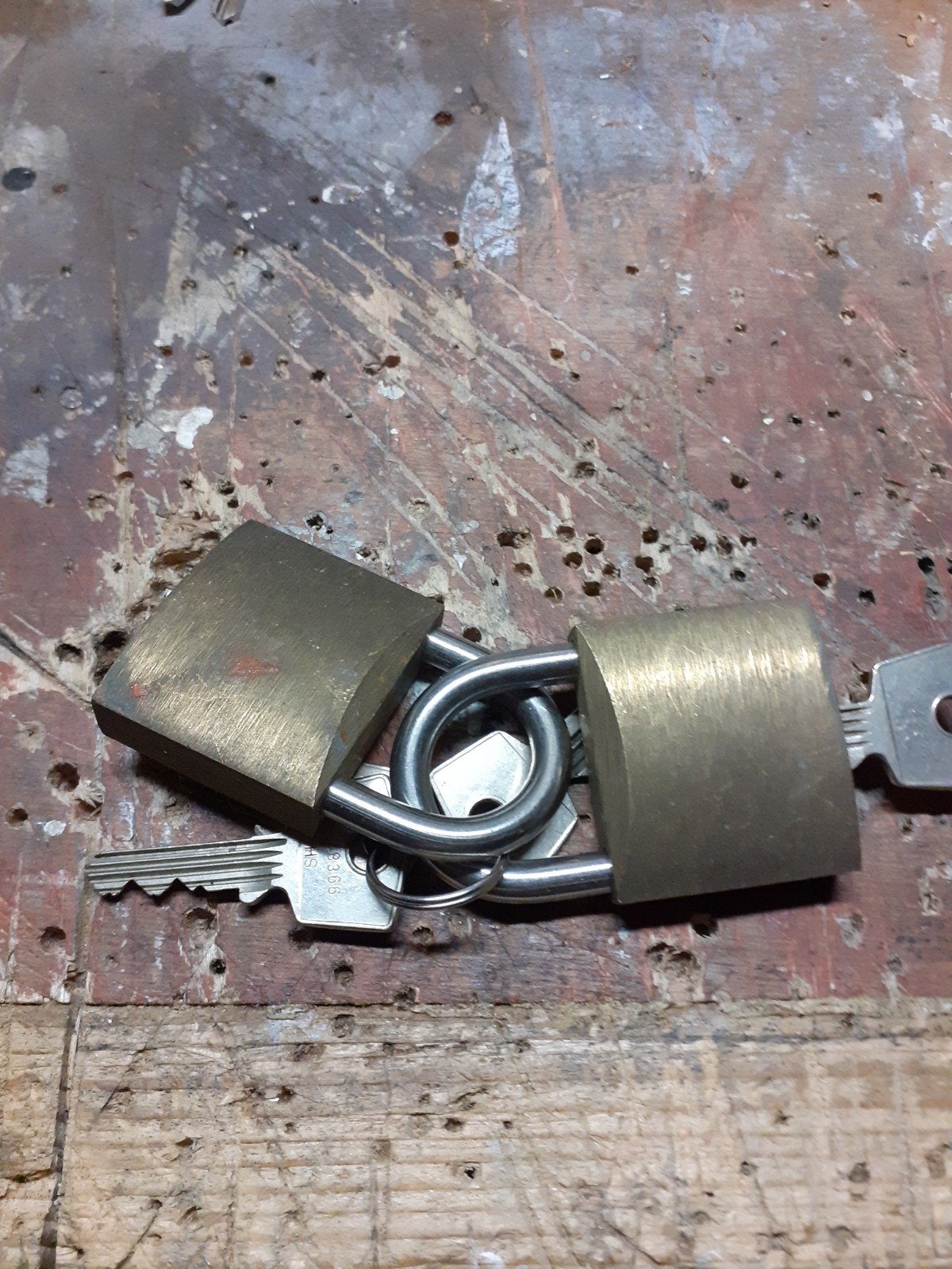 2 gelijksluitende hangsloten, Ophalen, Gebruikt, Koper of Messing, Slot