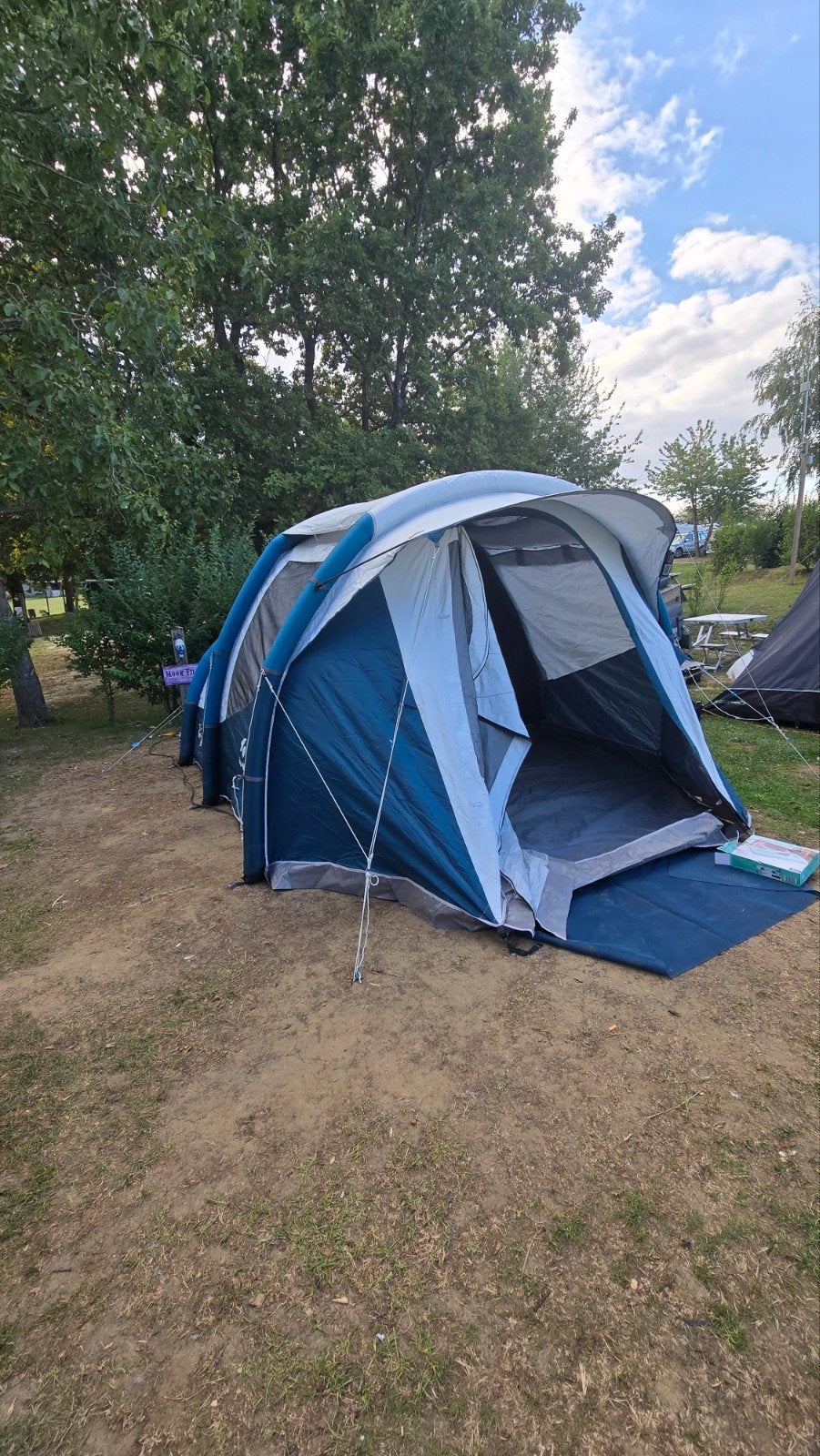 Quechua 4.1 Fresh & Black opblaasbare tent - 4 personen, Ophalen, Gebruikt, Tot en met 4
