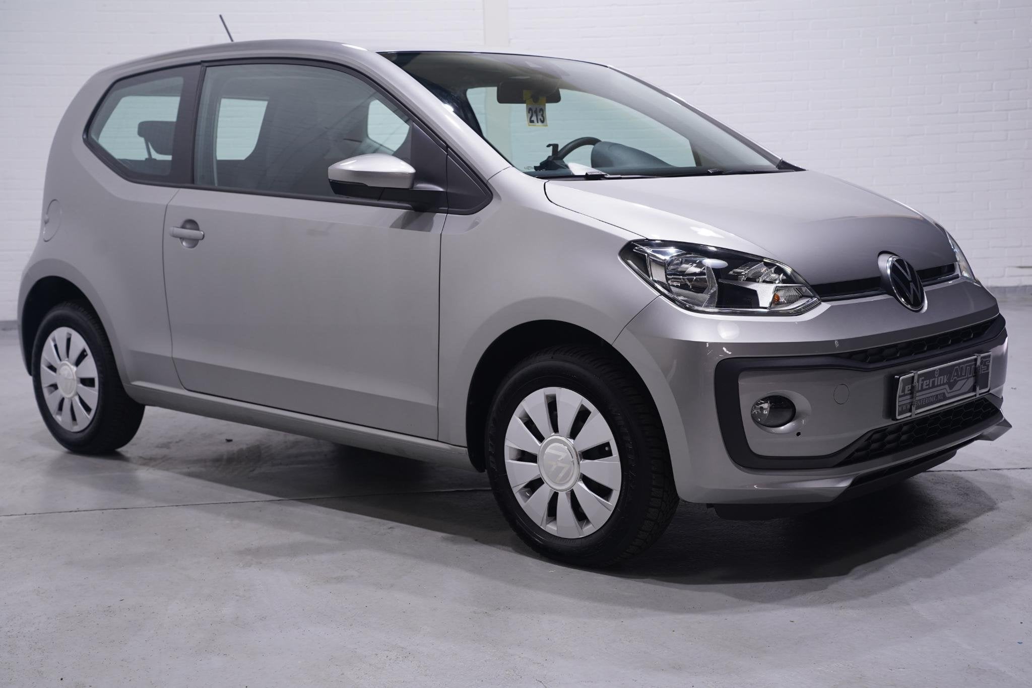 Volkswagen Up! 1.0 Stoelverwarming Bluetooth DAB Radio all-s, Auto's, Stof, Gebruikt, 4 stoelen, 891 kg