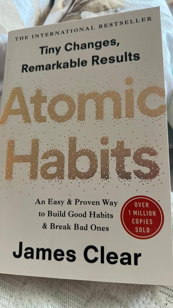 Atomic habits van James Clear, Boeken, Advies, Hulp en Training, Ophalen of Verzenden, Zo goed als nieuw