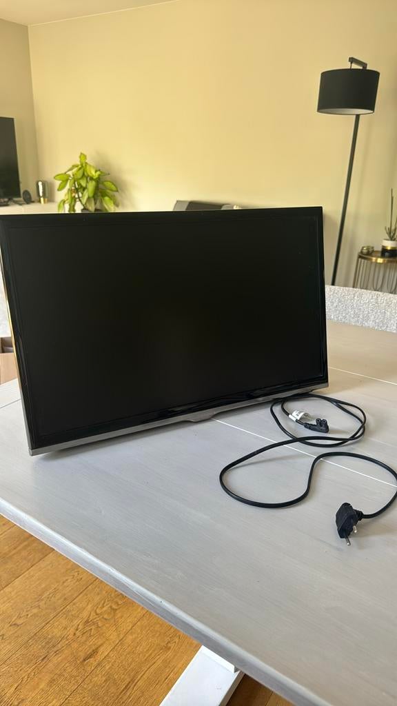 Samsung televisie met muurbeugel, 50 Hz, Ophalen of Verzenden, Zo goed als nieuw, Samsung