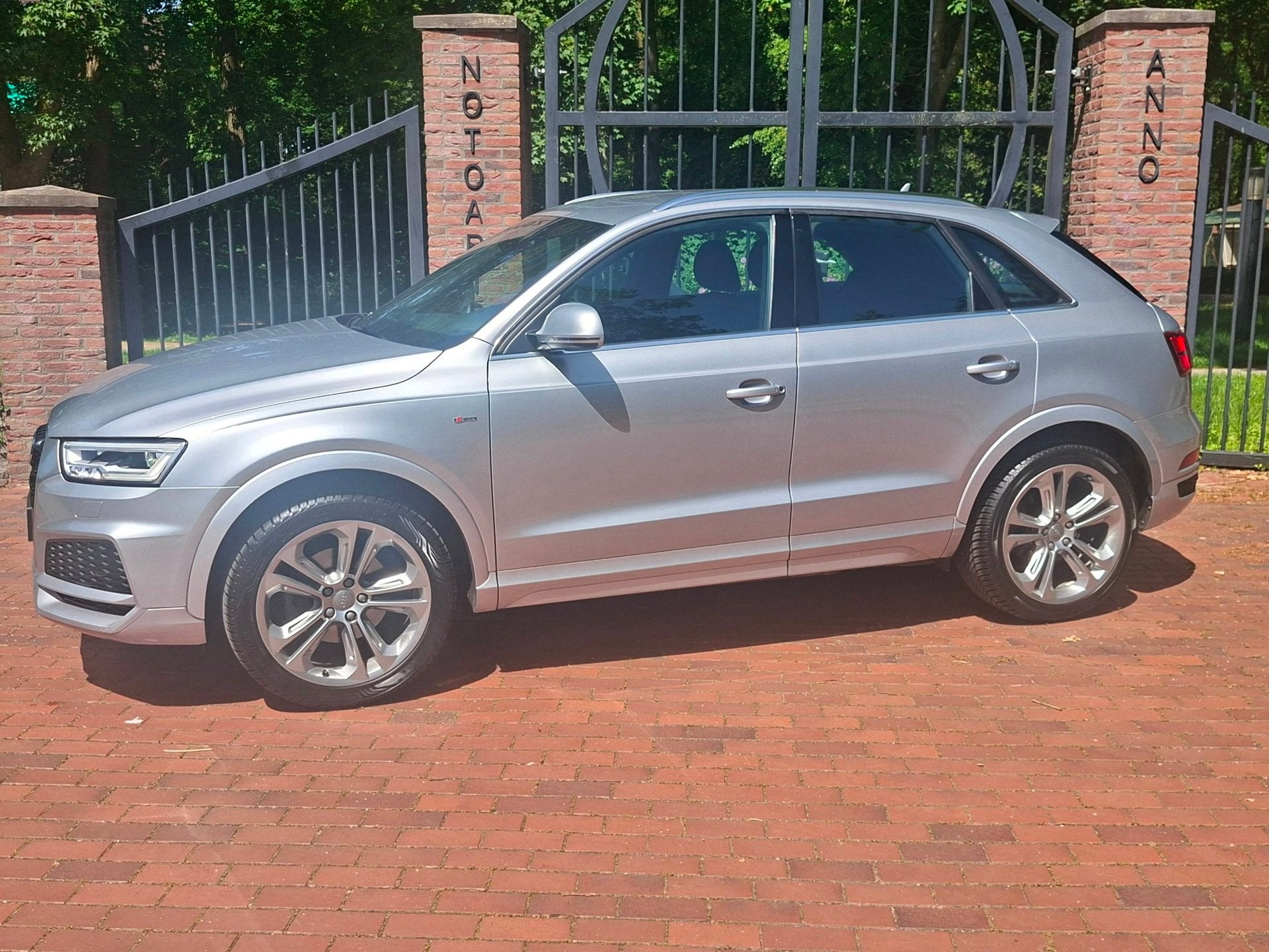 Foto 3 van Audi Q3 2.0 TFSI quattro S-Line Trekhaak Camera Side Assist