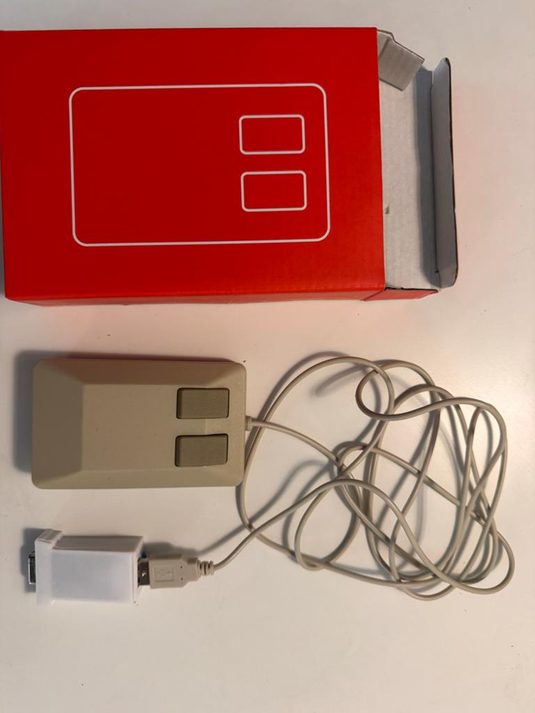 Replica commodore tankmouse met usb-db9 adapter., Computers en Software, Ophalen of Verzenden