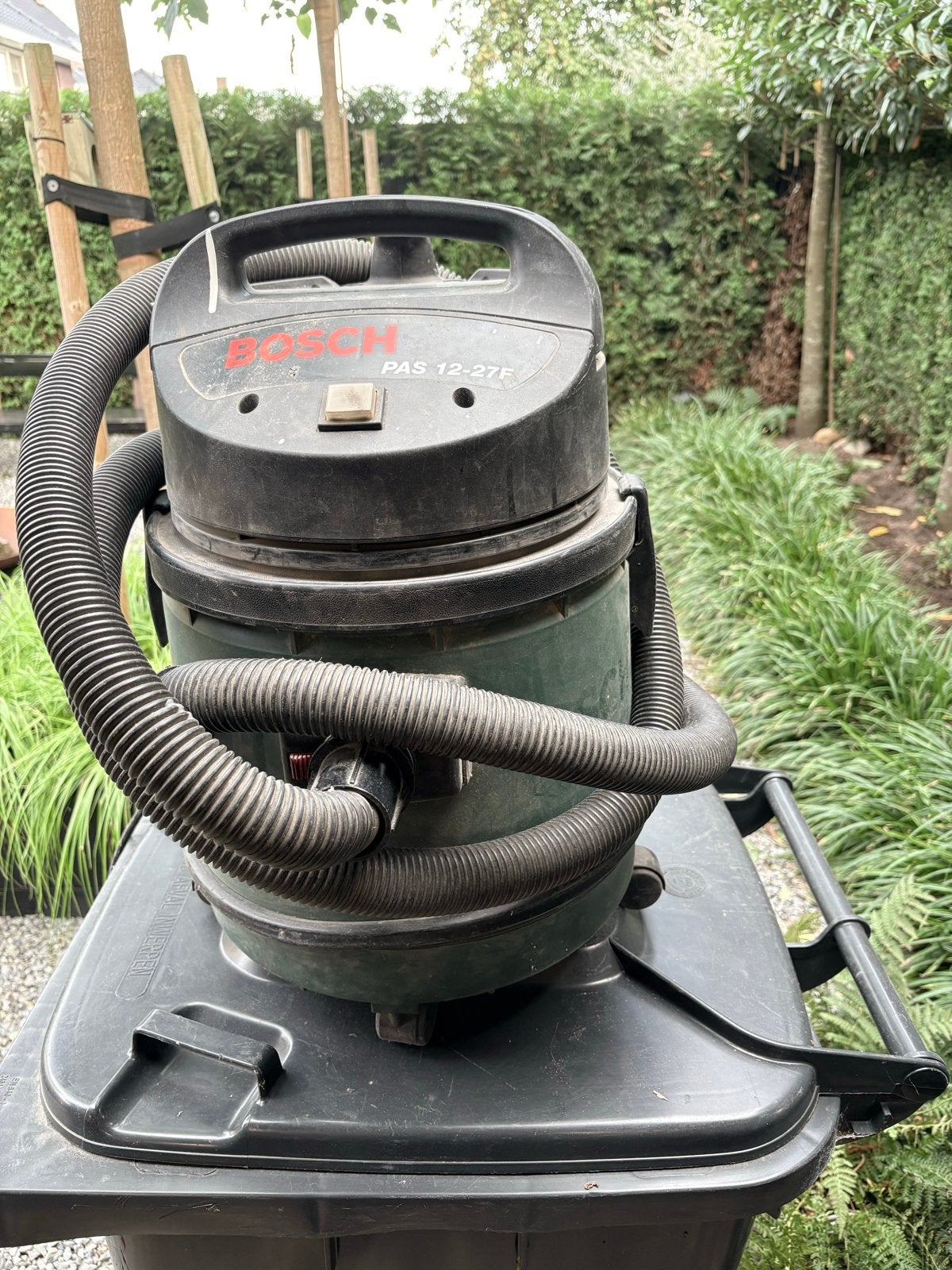 Bosch PAS 12-27F Industriële Stofzuiger - Krachtig en Robuus, Witgoed en Apparatuur, Ophalen, Gebruikt, Bosch, Reservoir