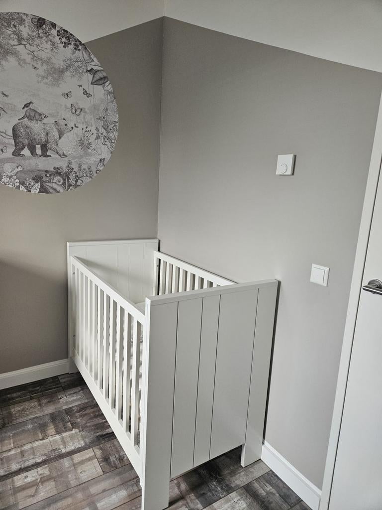 Ledikant met luxe matras en kledingkast voor kinderkamer, Ophalen, Zo goed als nieuw, Minder dan 140 cm, Matras