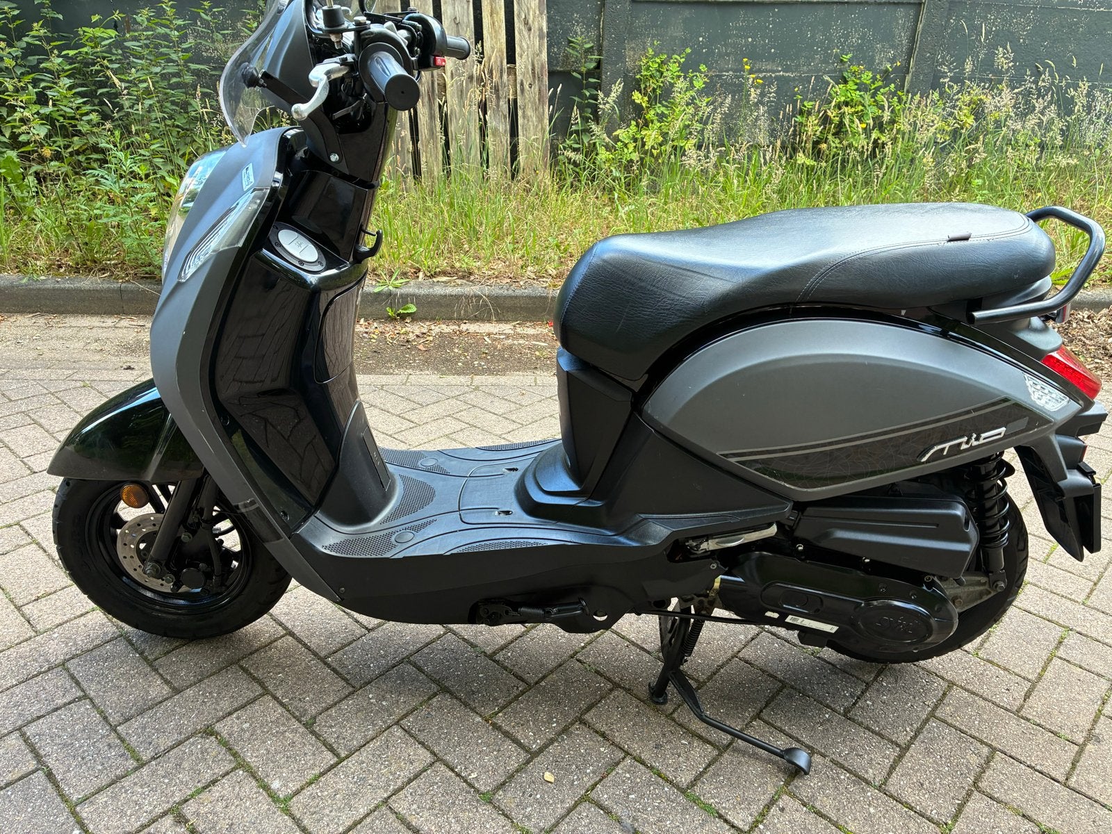 Sym Mio 50i Euro 4 Brommer uit 2021 met windscherm, Fietsen en Brommers, Scooters | SYM, Gebruikt, Maximaal 45 km/u, Benzine, Ophalen