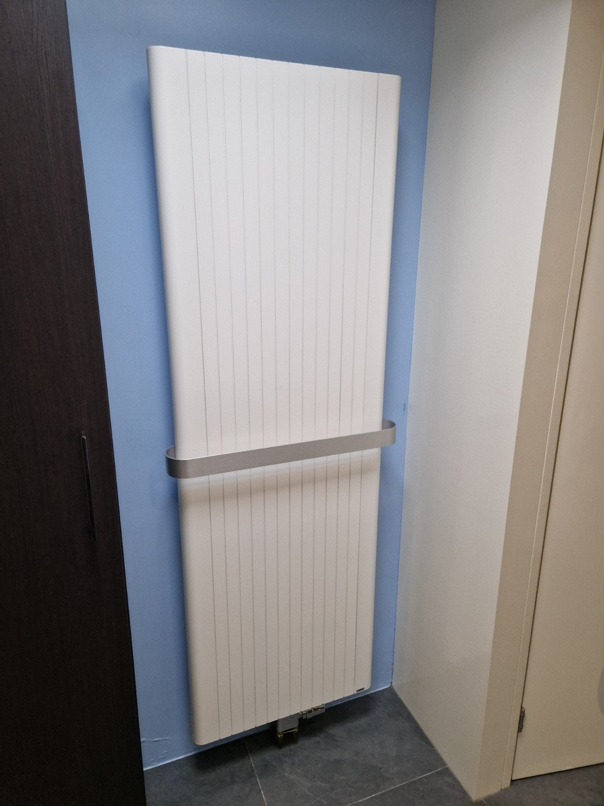Vasco Radiator met handdoekbeugel, Doe-het-zelf en Verbouw, Verwarming en Radiatoren, Radiator, Minder dan 60 cm, Ophalen of Verzenden