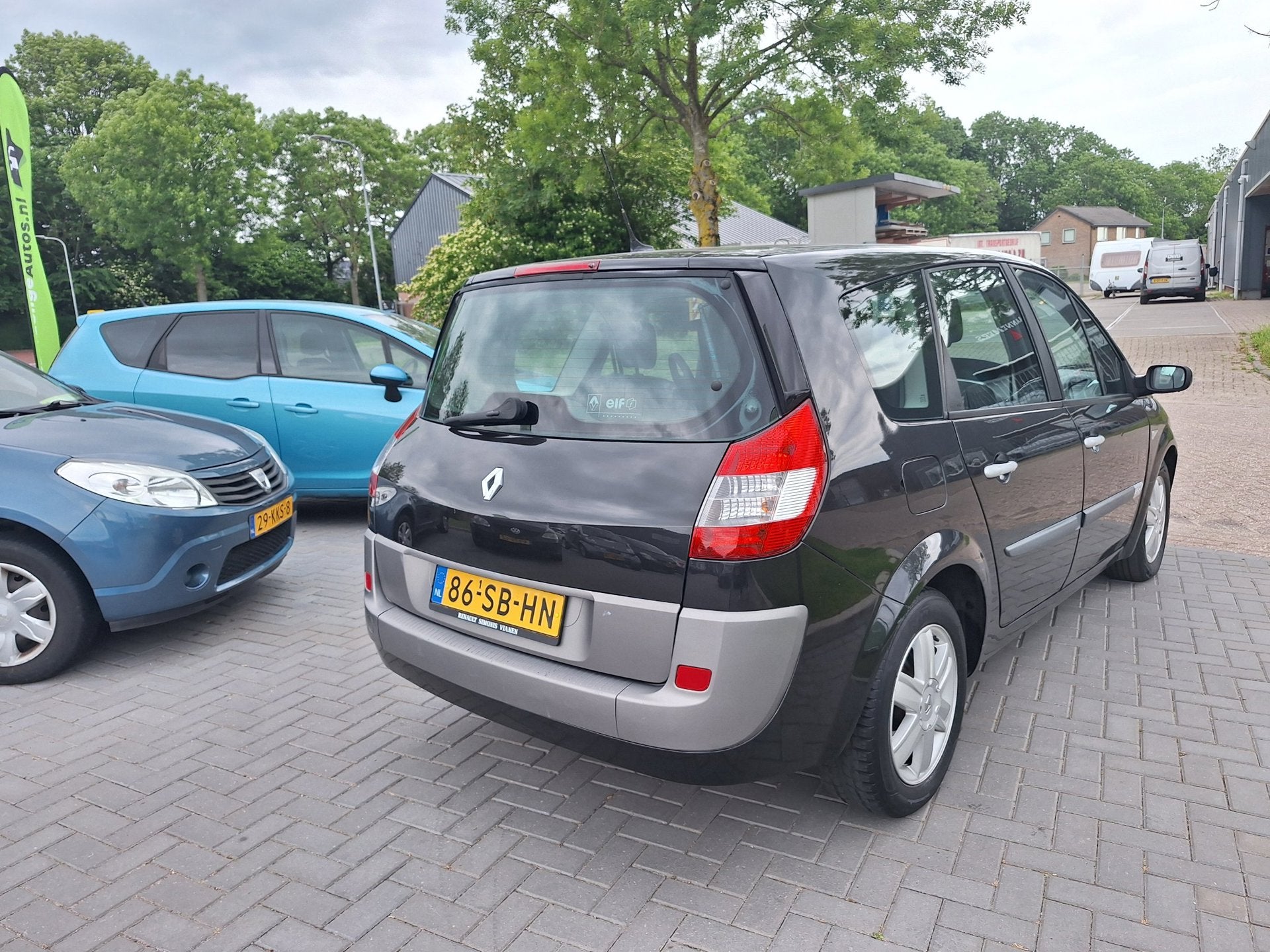 Renault Grand Scénic 2.0-16V Tech Line / 7- peesoons / AUTO, Auto's, 1998 cc, 135 pk, 1505 kg, Zwart